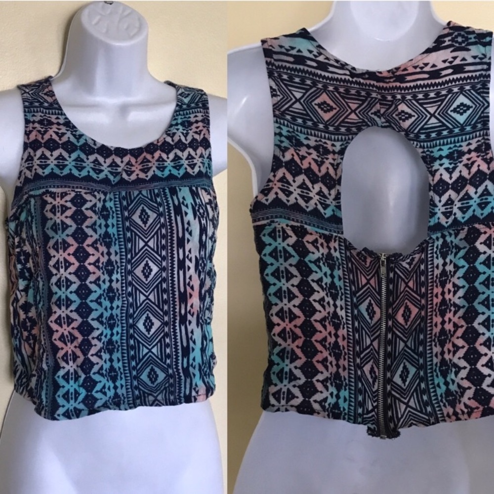 Zippered Cutout Crop Tank - Picture 1 of 6